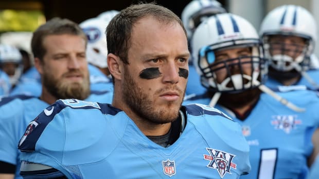tim-shaw-titans-contract-als.jpg